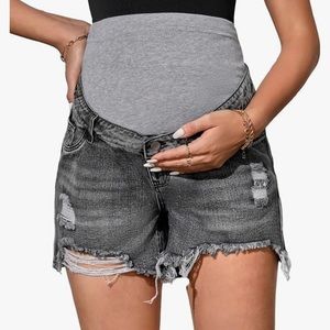 NWT Women's Maternity Denim Shorts Ripped Raw Hem Jeans Short size: medium
